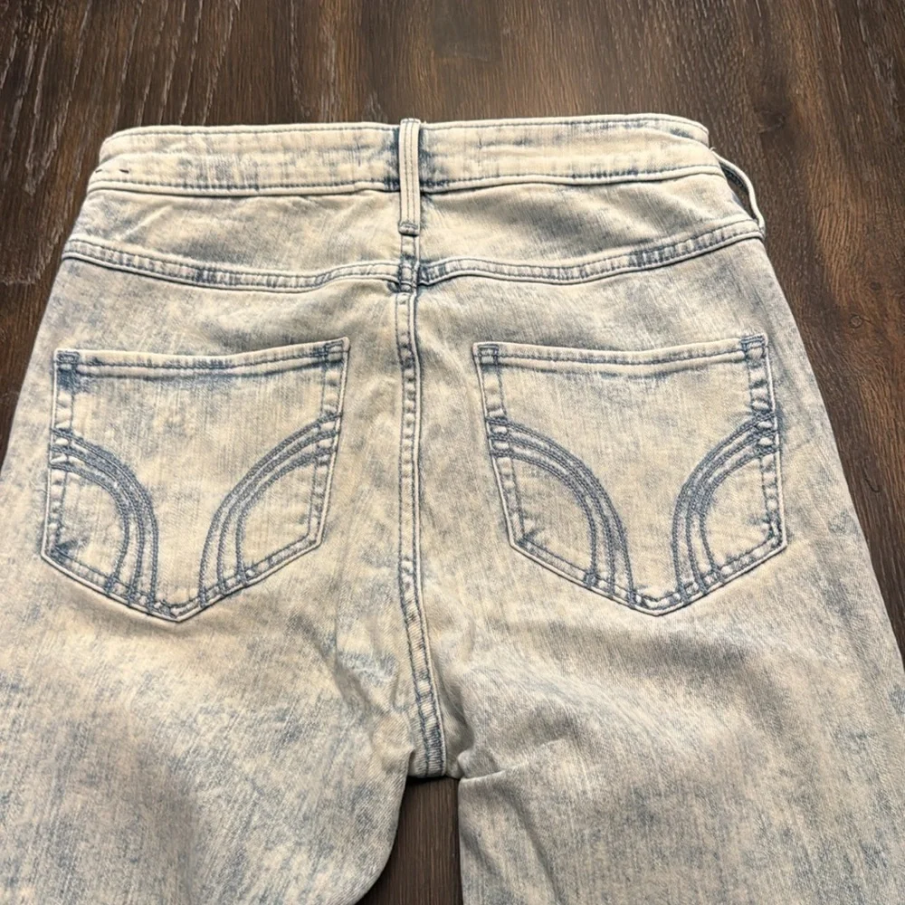 Hollister acid wash